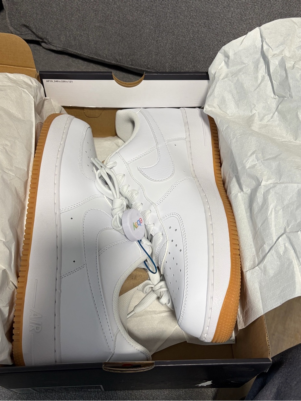 Nike Air Force 1 '07 LV8 - White / Gum Yellow - Picture 5 of 8